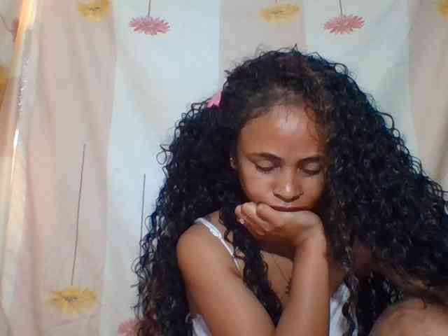 prettygirls11 webcam