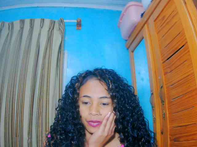 prettygirls11 webcam