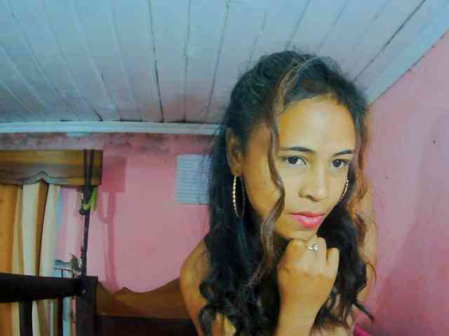 prettygirls11 webcam