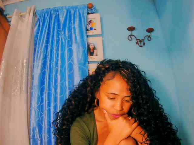 prettygirls11 webcam