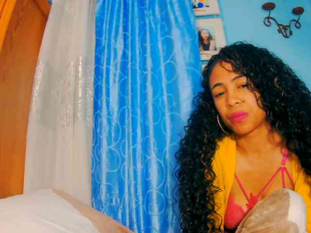 prettygirls11 webcam