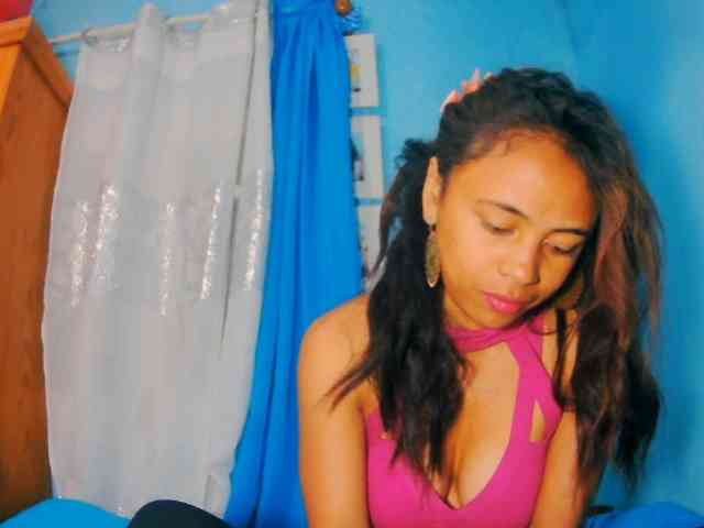 prettygirls11 webcam
