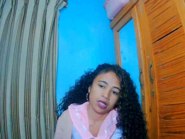 prettygirls11 webcam