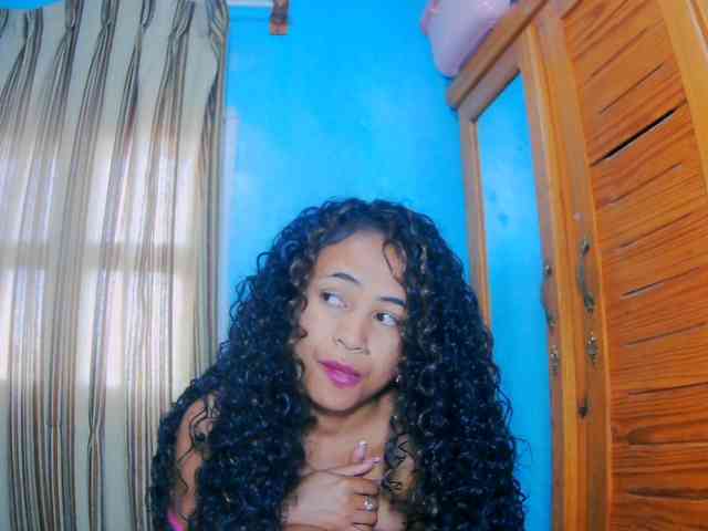 prettygirls11 webcam