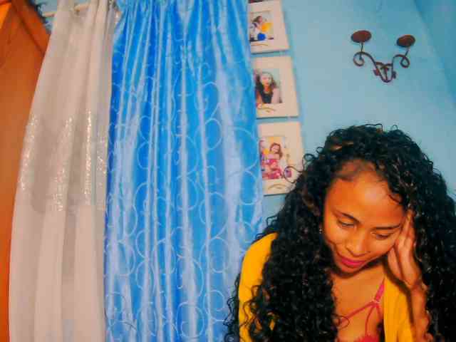 prettygirls11 webcam