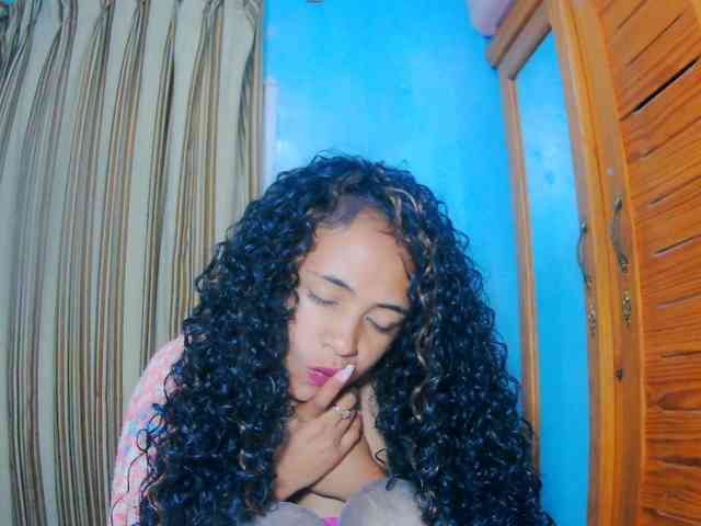 prettygirls11 webcam