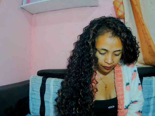 prettygirls11 webcam
