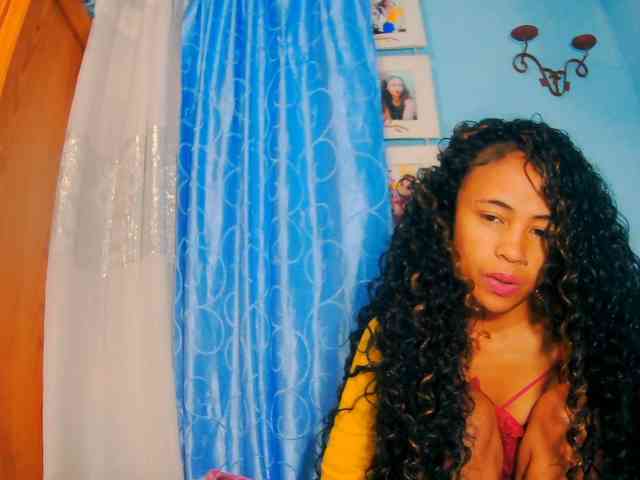 prettygirls11 webcam