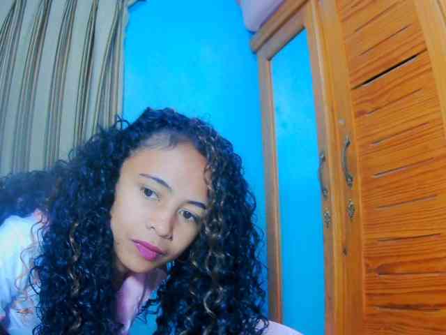 prettygirls11 webcam