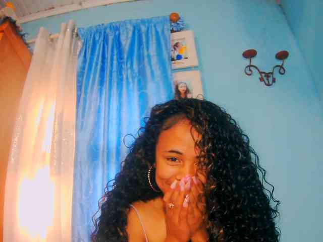 prettygirls11 webcam