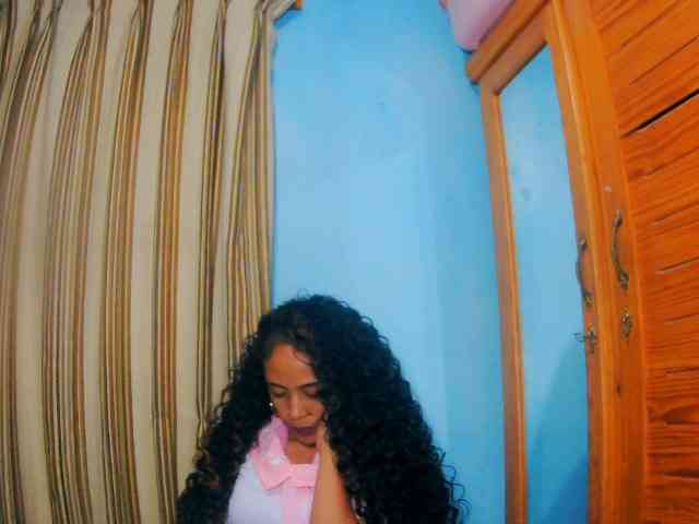 prettygirls11 webcam