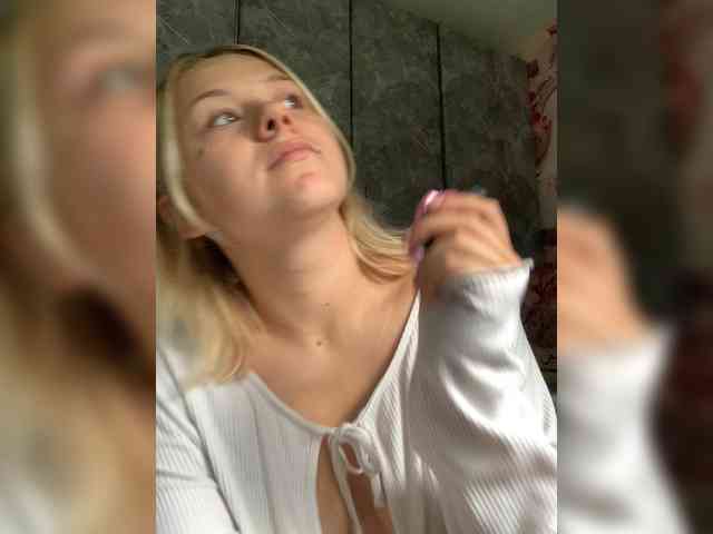 Karisha-3 Sex Cam Show