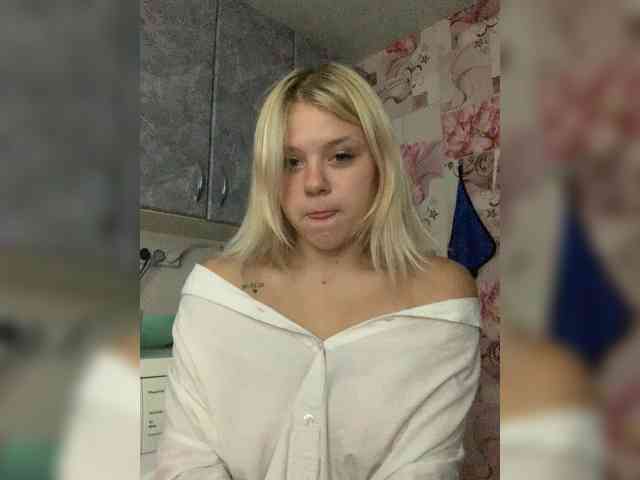 Karisha-3 Sex Cam Show