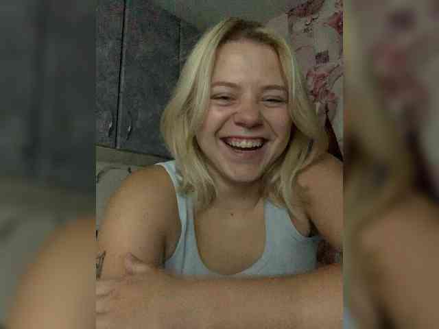 Karisha-3 Sex Cam Show