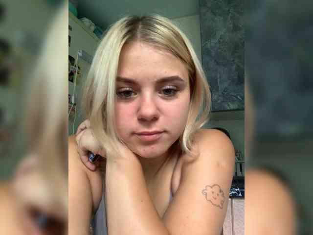 Karisha-3 Sex Cam Show