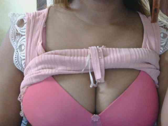 Kanika1 webcam