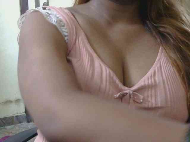 Kanika1 webcam