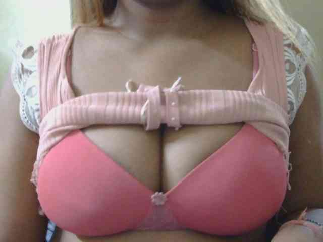 Kanika1 webcam