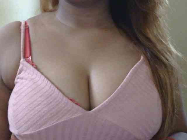 Kanika1 webcam