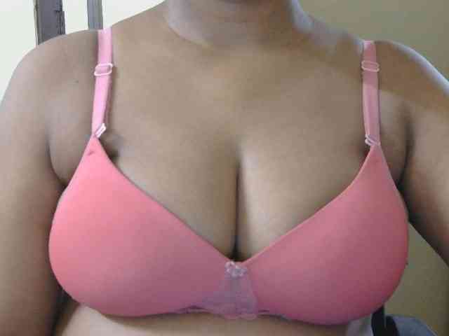 Kanika1 webcam