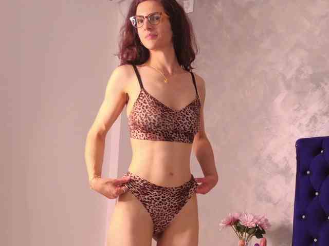 MayaPhoebe webcam