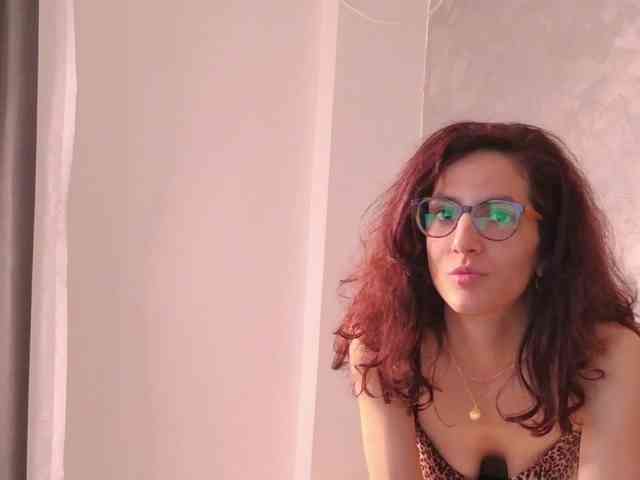 MayaPhoebe webcam