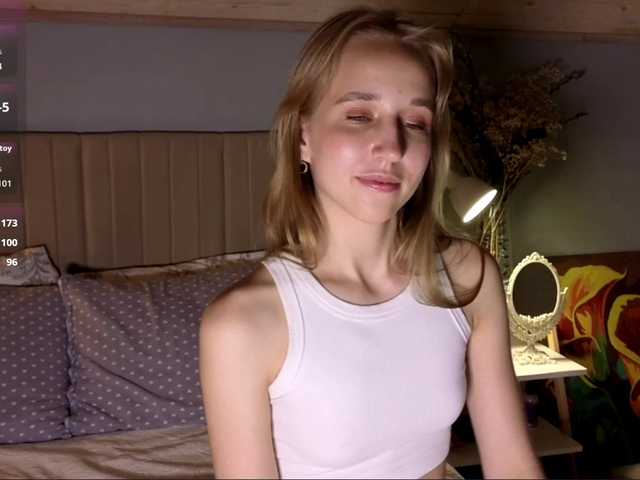 oliviakiiss live cam on BongaCams