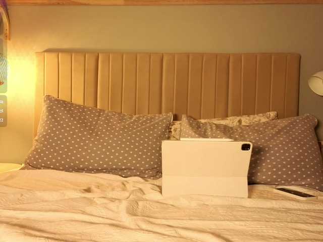 oliviakiiss live cam on BongaCams