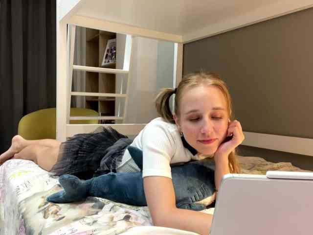 oliviakiiss webcam