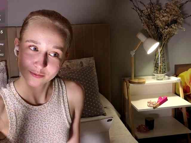 oliviakiiss webcam