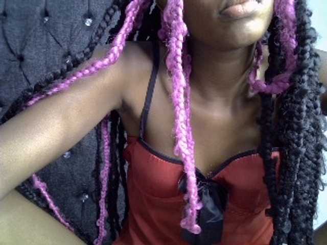 Midnightmusee live cam on BongaCams