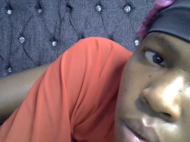 Midnightmusee live cam on BongaCams