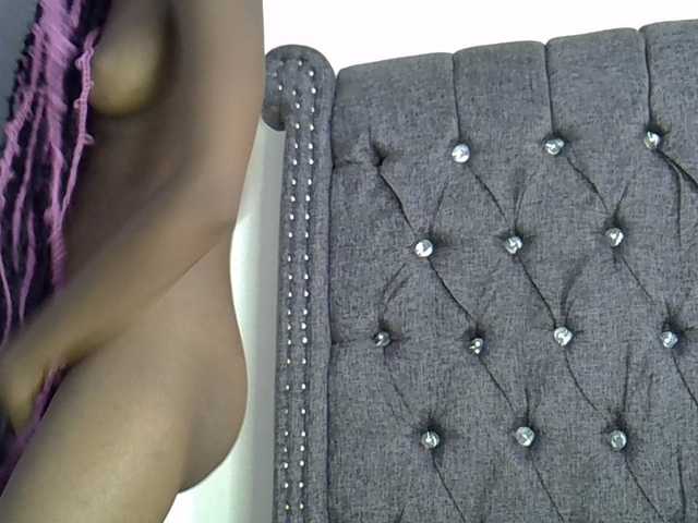 Midnightmusee live cam on BongaCams