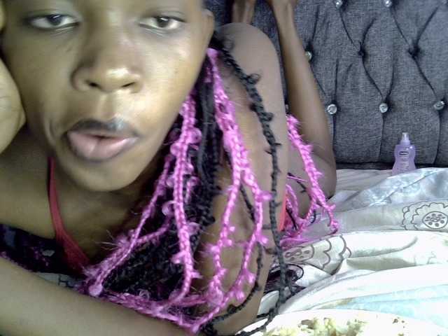 Midnightmusee live cam on BongaCams