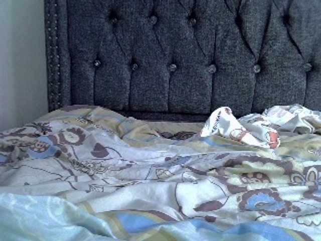 Midnightmusee live cam on BongaCams