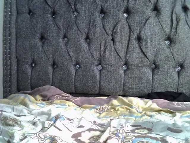 Midnightmusee live cam on BongaCams