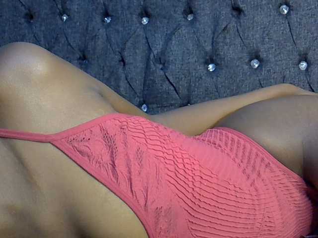 Midnightmusee live cam on BongaCams