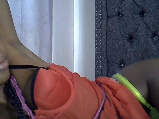 Midnightmusee live cam on BongaCams
