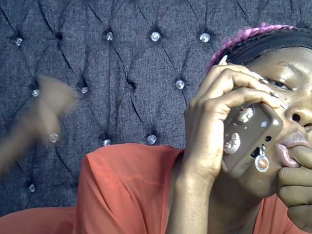 Midnightmusee live cam on BongaCams