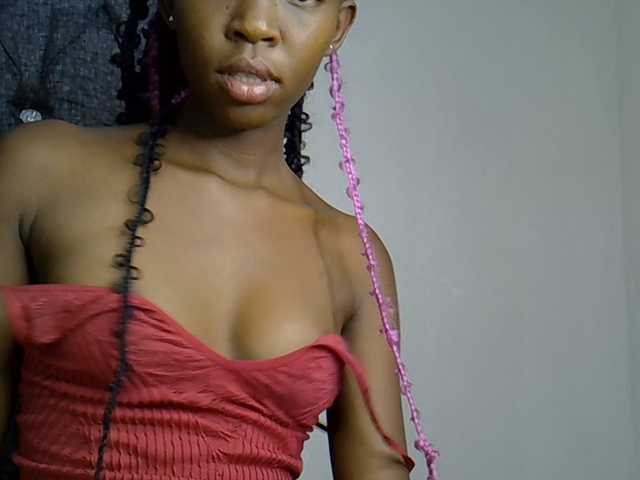 Midnightmusee live cam on BongaCams