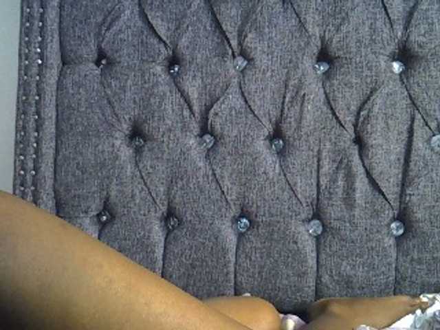 Midnightmusee live cam on BongaCams