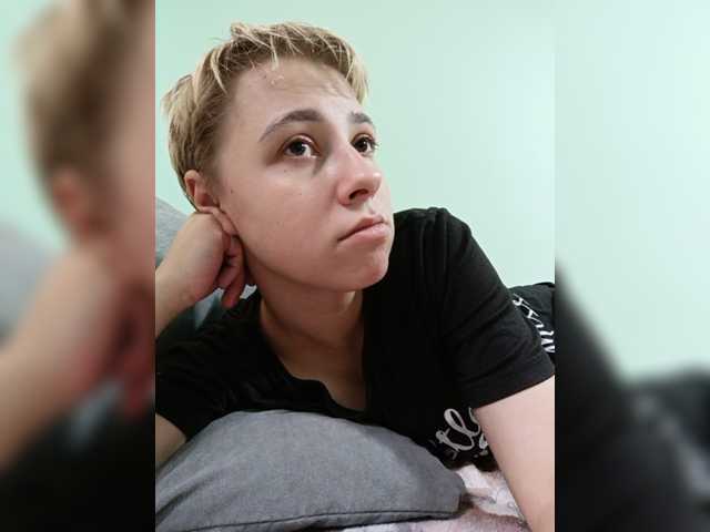 Gussie-Bridie live cam on BongaCams