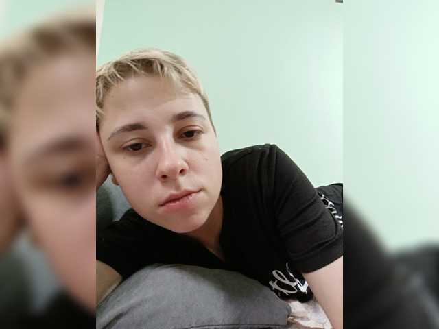 Gussie-Bridie live cam on BongaCams