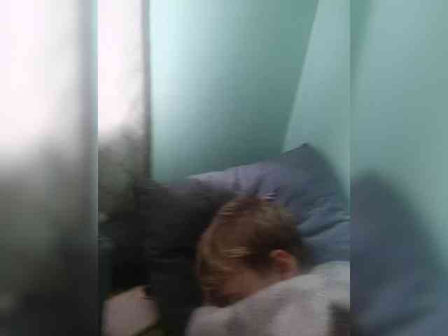 Gussie-Bridie webcam