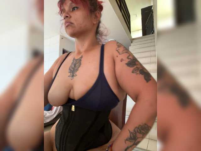 Sara-Cruzz1 live cam on BongaCams