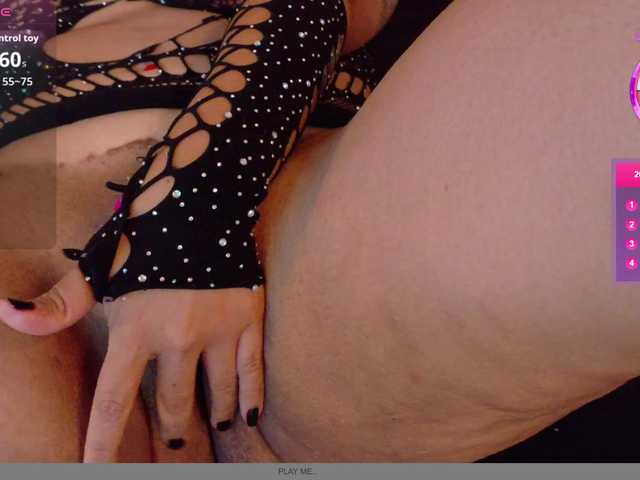 Sara-Cruzz1 live cam on BongaCams