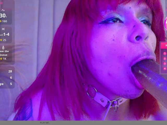 Sara-Cruzz1 live cam on BongaCams
