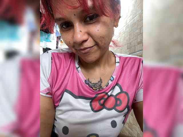Sara-Cruzz1 Live Webcam on BongaCams