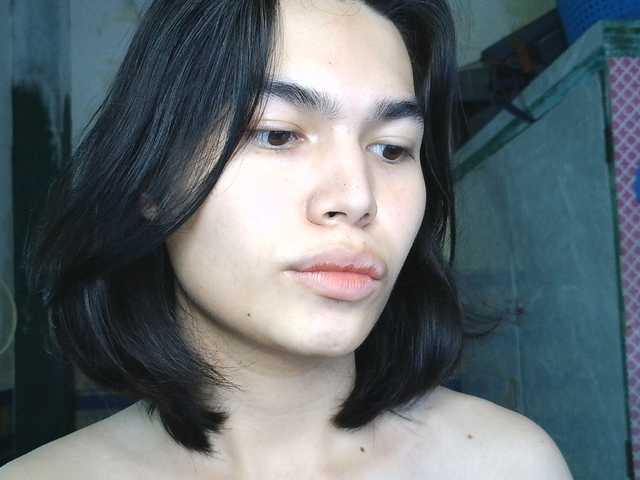 asianprettyboi live cam