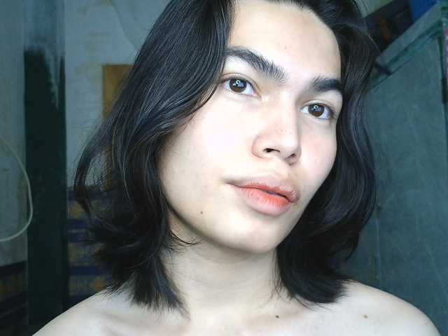 asianprettyboi live cam